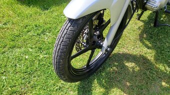 Yamaha YBR 125 pouze 10590 km - 8