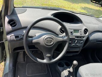 Toyota Yaris - 8
