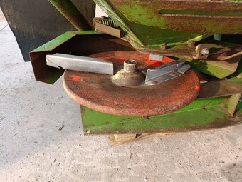 1500L Rozmetadlo AMAZONE ZA-U 1500 (hydraulické ovládání) - 8