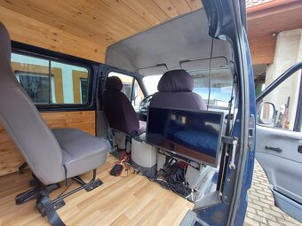 Obytný Ford Transit - 8