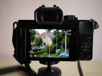 Fotoaparát Panasonic G100+stativ a brašna Panasonic... - 8