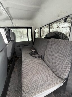 Land Rover Defender PickUp - 8