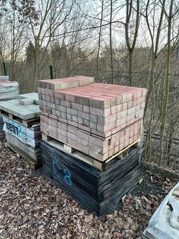 Stavební  materiál, dlažba, skruže, obrubníky - 8