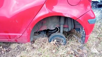 Toyota yaris - 8