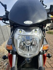 Suzuki gsr 600 - 8
