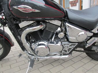 Suzuki VZ 800 Marauder - 8