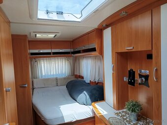 KARAVAN WILK - 8