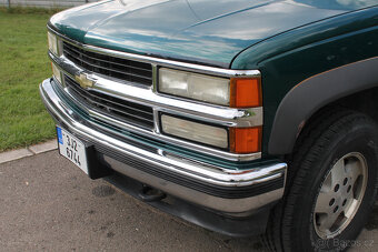 1995 Chevrolet Suburban 4WD 5.7 V8 - 8