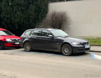 BMW 330D E91 170KW 2008 manuál - 8