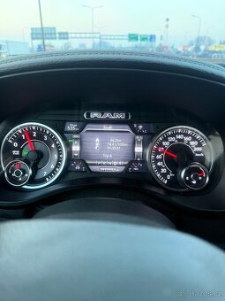 RAM 5.7 4x4 laramie, LPG 103l - 8