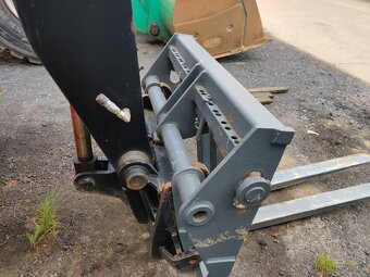 Hydraulický manipulátor MANITOU MRT 1840 - 8