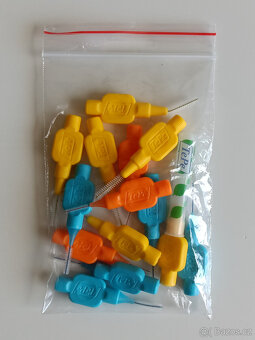 Kartáčky na zuby (mezizubní a klasické) - 8