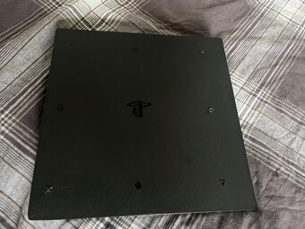 PlayStation 4 Pro 1 TB + ovladač - 8