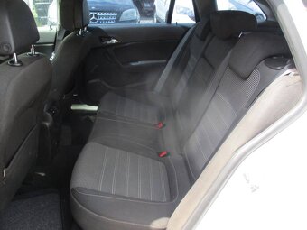 Opel Insignia 2,0CDTI 81KW Sports Tourer 2010 - 8