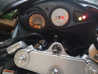 Suzuki SV 650S - 8