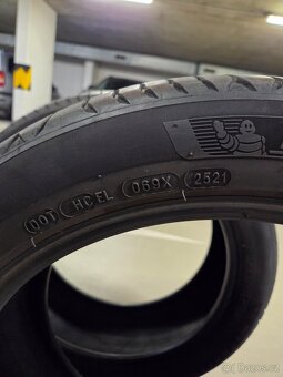 Michelin 235/45 R18 - 8