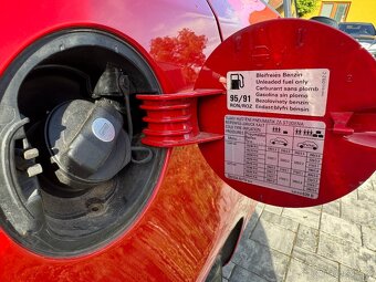 Škoda Fabia II 1.2 HTP 54 587 km rok 2008 (benzín) - 8