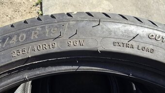 Letní pneu 235/40/19 Michelin - 8
