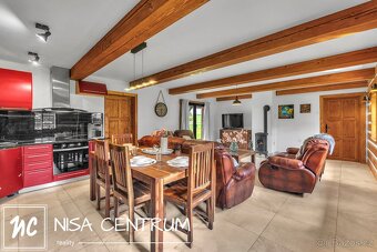 Prodej dvou rodinných domů 336 m2 a 160 m2 s pozemkem 8014 m - 8