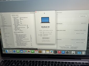 Macbook Air 13" 2020 / I5 / 8GB / 256GB / Space Gray - 8