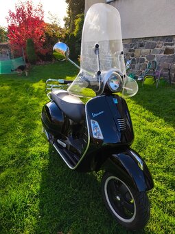 Vespa GTS 300 i.e. (2013) pěkná + doplňky + komplet servis - 8