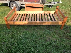 Válendy, skříňky, postele, staroýitmé postele po prababičce - 8