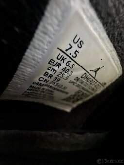 Nike AIR JORDAN 4 RETRO Thunder - 8