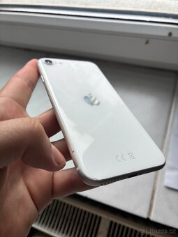 iPhone SE 2020 - 8