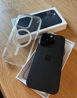 Apple iPhone 16 Pro 256 GB černý titan - 8