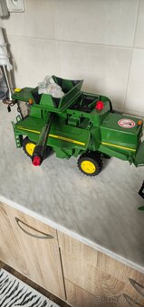 Bruder kombajn john deere - 8