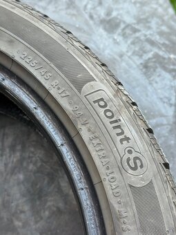 Zimní pneu 225/45 R17 XL vzorek 5,5mm - 8