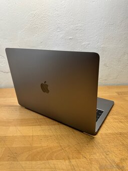 MacBook Air 13” 2019/8GB RAM/Intel i5/128GB SSD/Záruka - 8
