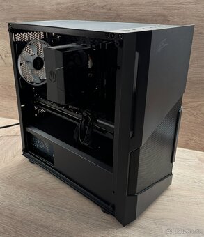 PC - i5 9400F, RX5700XT 8GB, 16GB RAM, 512GB SSD - 8