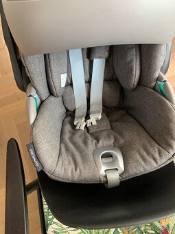 Autosedačka Cloud Z2 i-Size Plus 2022 + Isofix (otočná zákla - 8