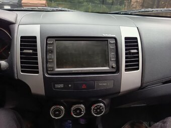 Mitsubishi Outlander 2 - 8