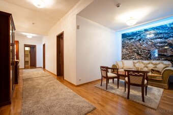 Prodej luxusního bytu 137m2 Divadelní nám. Karlovy Vary - 8