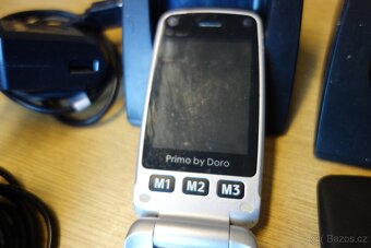 Véčko - mobilní telefon Primo 413 černý / červený - 8