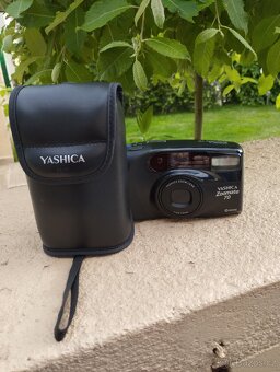 Yashica Zoomate 70 - 8