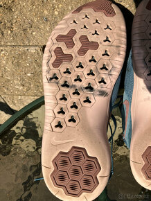 Tenisky NIKE vel 40,5 - 8