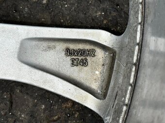 Original ALU kola Audi 20" 9J ET45 + 275/40/R20 - 8