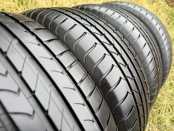 4x Letní pneu GoodYear EfficientGrip - 215/60 R16 - 95% - 8