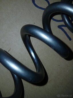 Titanová pružina MANITOU - 8