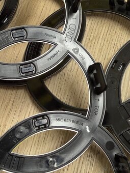 Audi Q7 Q8 logo emblém označení Nové originální - 8