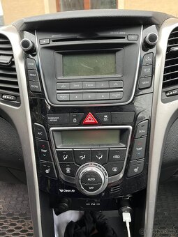 Hyundai i30 Combi 1.6 GDi, 99kw, Servisní knížka, ČR - 8