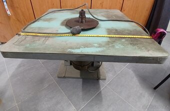 Prodám pravítko k obráběcím strojům,motor 5.5kw,vozíky - 8