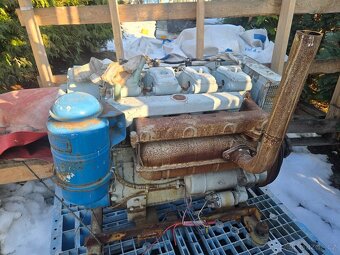 Prodam motor slavia 4s90a temĕř nepoužitý - 8