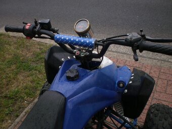 dětská čtyřkolka 125ccm modrá - 8