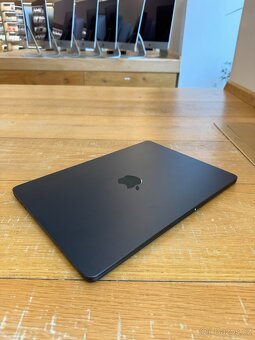 NÁDHERNÝ APPLE MACBOOK AIR 13 M4 16 GB 256 GB SSD TEMNĚ INK. - 8