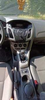 PRODÁM FORD FOCUS HATCHBECK 1,6 – BENZÍN, 92 KW , 12/2011 - 8