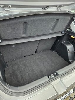 Hyundai i20 1,2i 62kw 28300km comfort club 1majitel serviska - 8